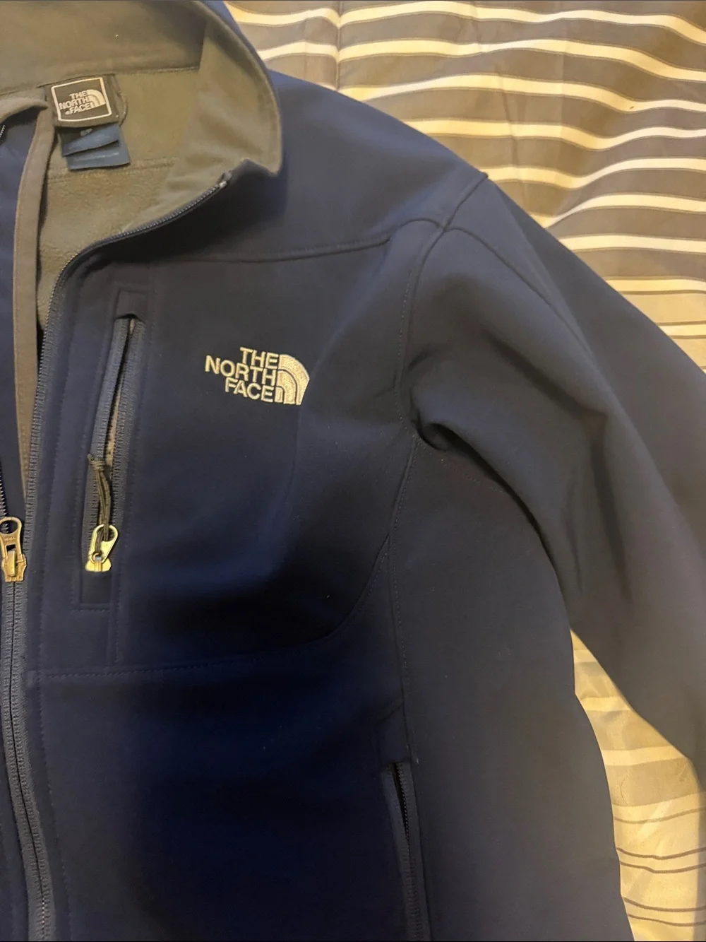 The North Face Men's Navy Blue Apex Softshell Jacket